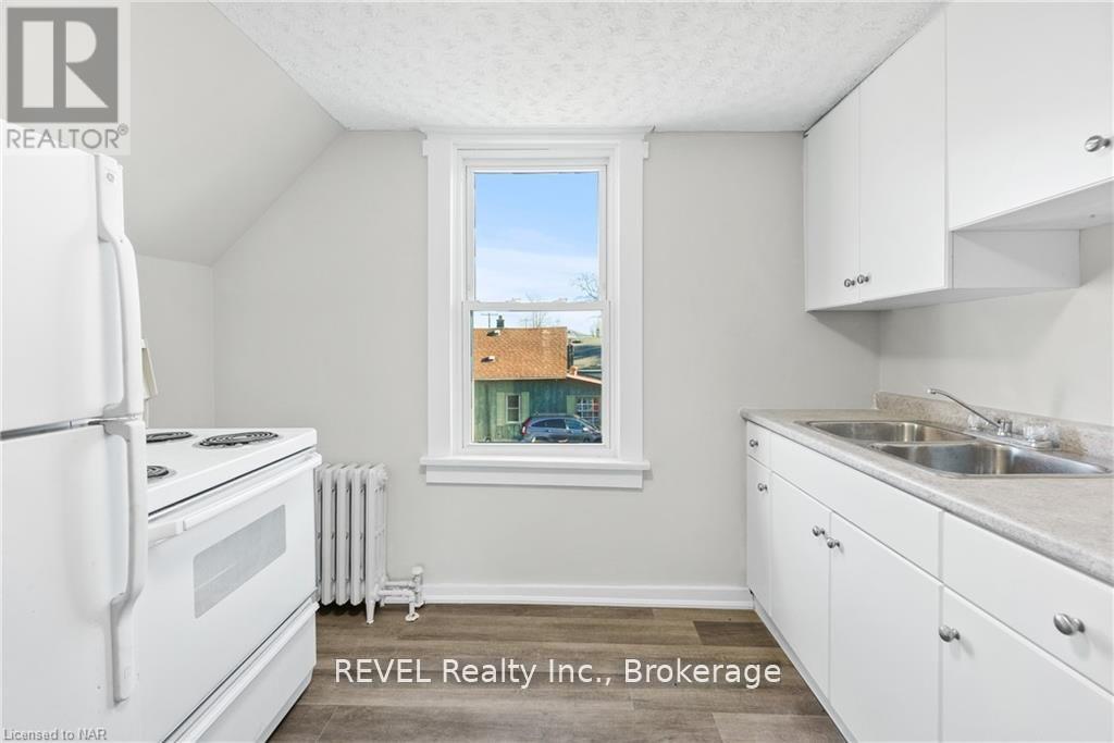 188 Niagara Falls Road, Thorold, Ontario  L2V 1H8 - Photo 24 - X12261869
