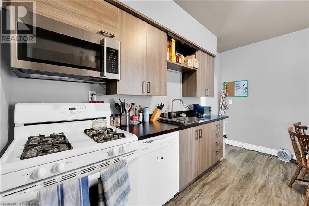 Property at 129 DUNDURN Street N image 5