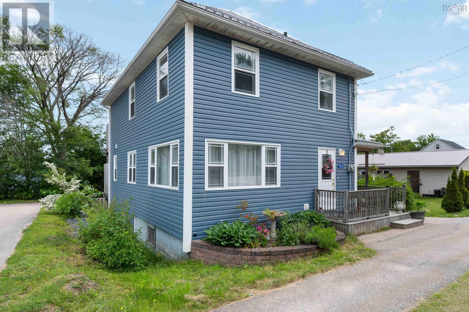106 Queen Street, Digby, Nova Scotia  B0V 1A0 - Photo 3 - 202514270
