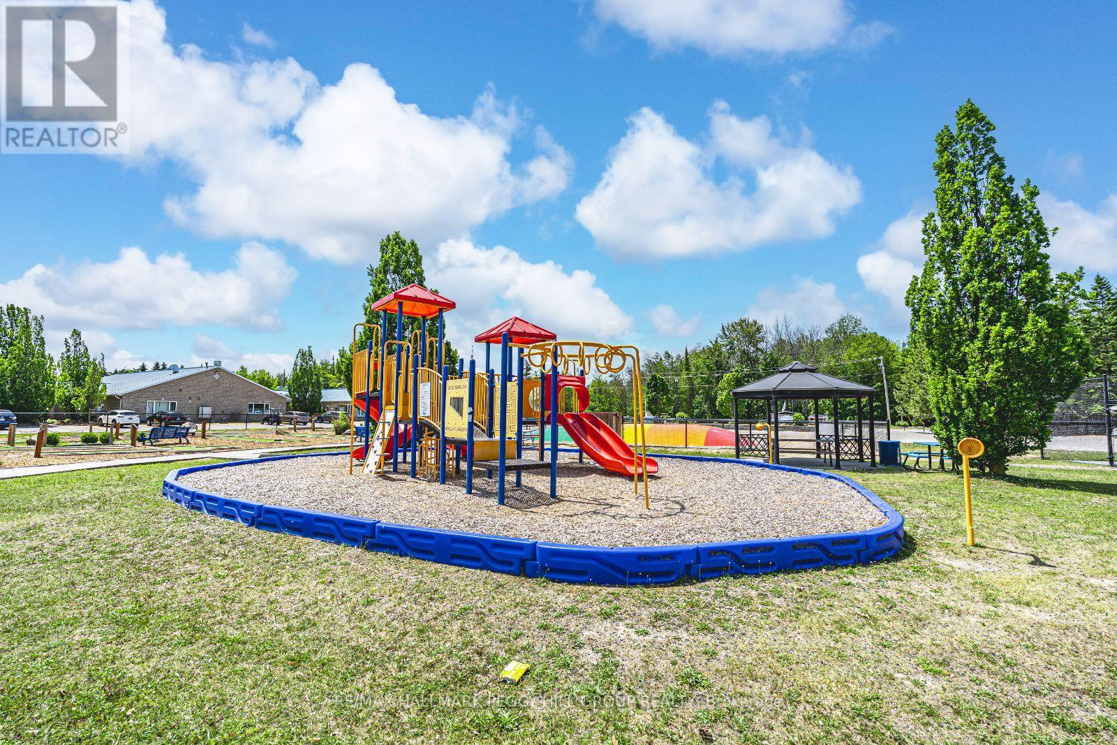 13 Huron Circle, Wasaga Beach, Ontario  L9Z 1X7 - Photo 11 - S12261812