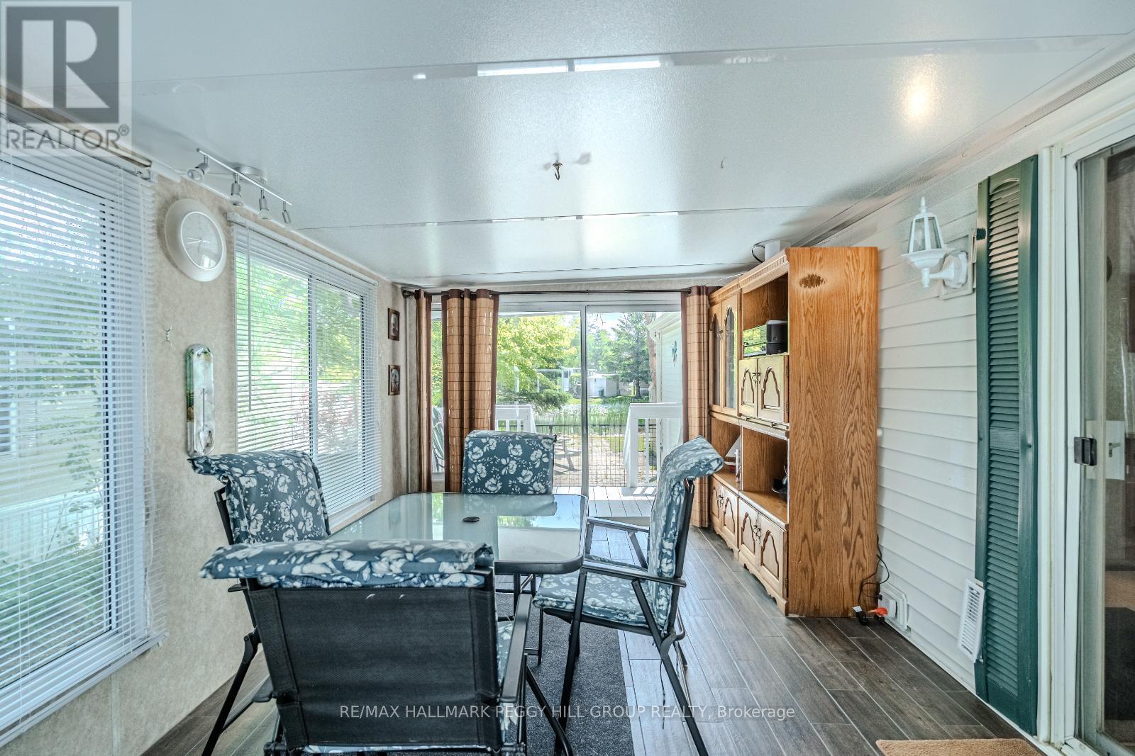 13 Huron Circle, Wasaga Beach, Ontario  L9Z 1X7 - Photo 4 - S12261812