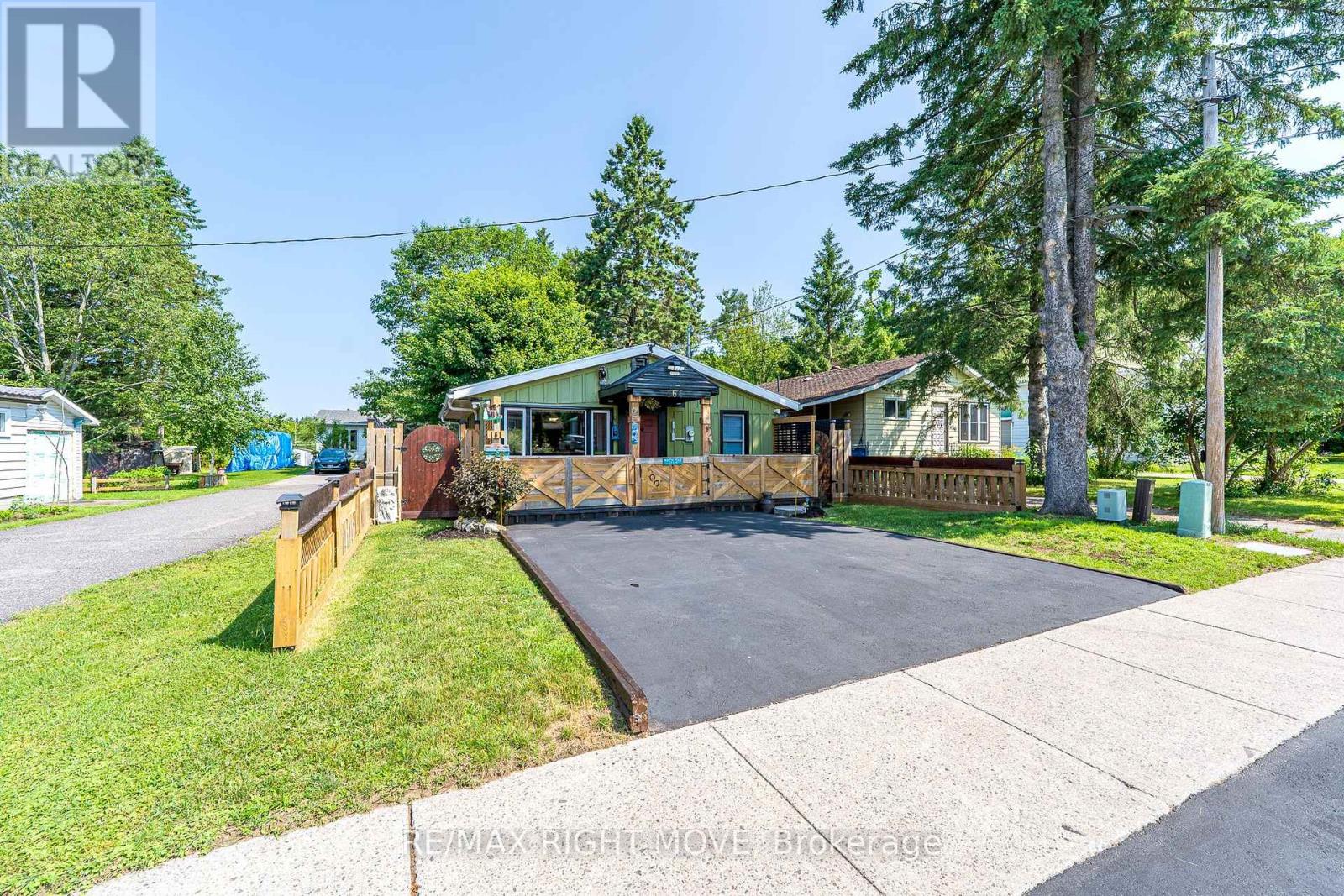 Property at 161 QUEBEC STREET image 2