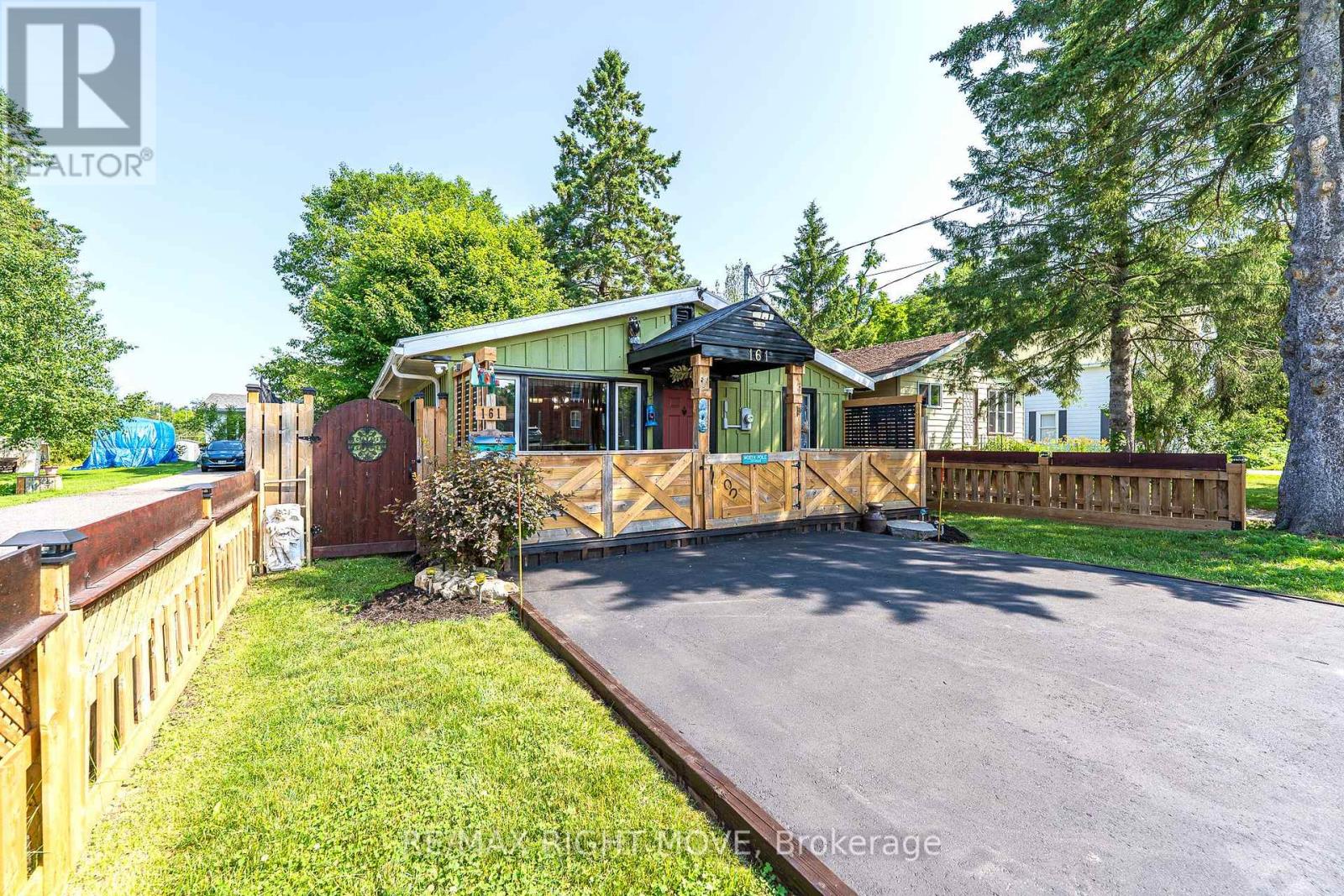 Property at 161 QUEBEC STREET image 3