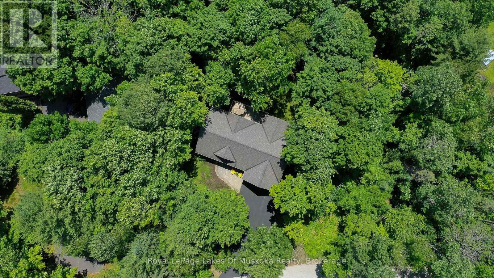 1601 Skyline Drive, Huntsville, Ontario  P1H 1A5 - Photo 3 - X12261893