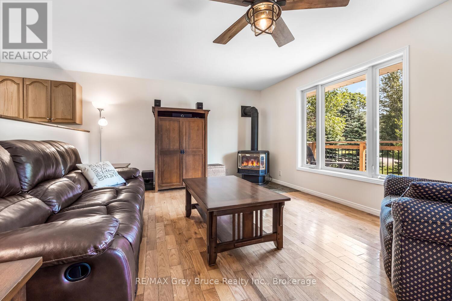 32 Sugarbush Road, South Bruce Peninsula, Ontario  N0H 2T0 - Photo 4 - X12261917