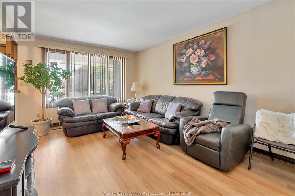 1625 Everts, Windsor, Ontario  N9B 3E4 - Photo 6 - 25010223