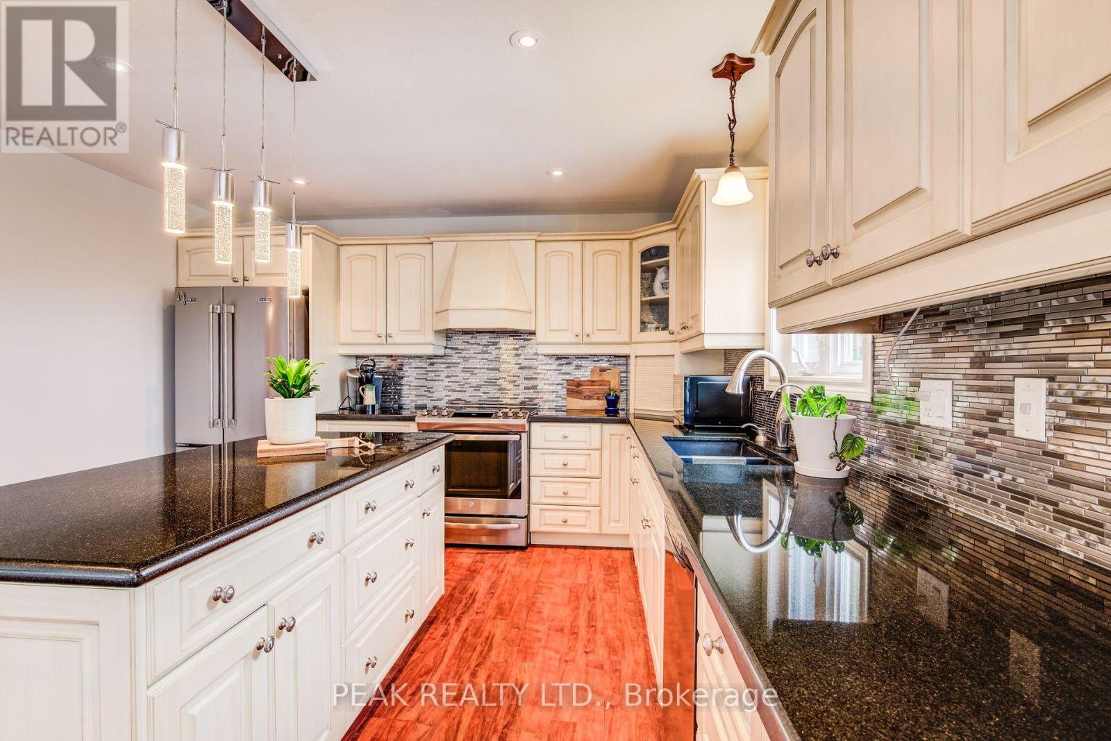 24 Applewood Street, Blandford-Blenheim, Ontario  N0J 1S0 - Photo 19 - X12121902