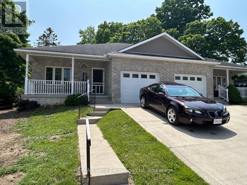 32 Victoria Street W, North Huron, Ontario  N0G 2W0 - Photo 1 - X12227484