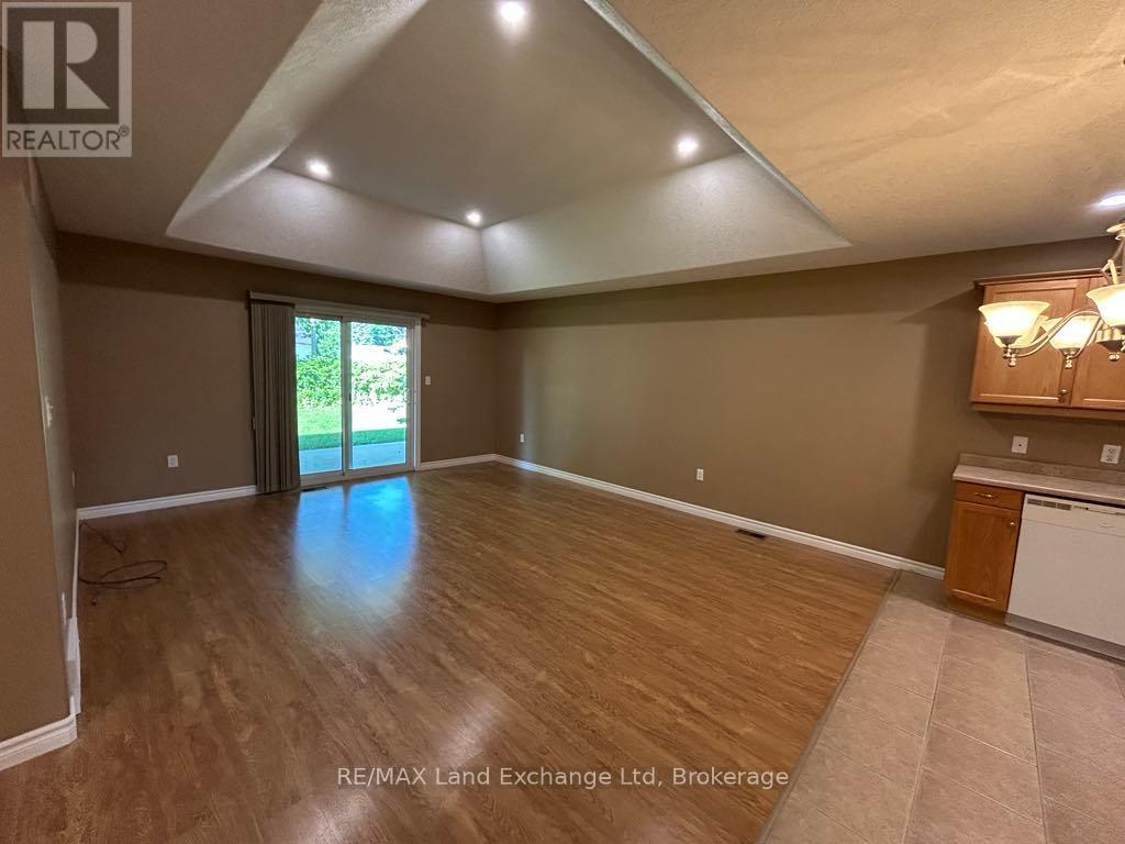 32 Victoria Street W, North Huron, Ontario  N0G 2W0 - Photo 5 - X12227484