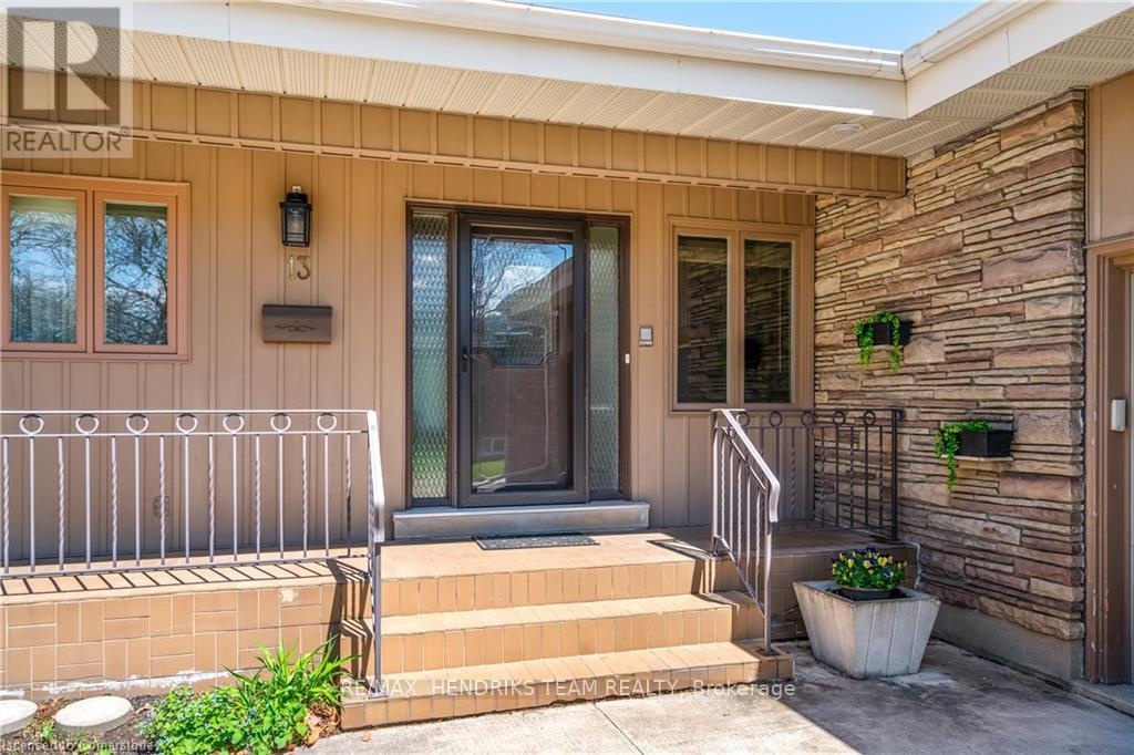 Property at 13 JASMIN CRESCENT image 4