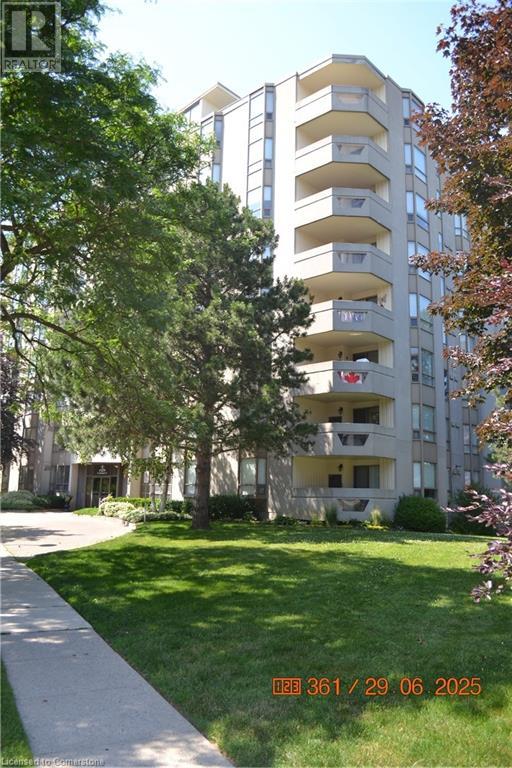 Property at 8 VILLAGE GREEN Boulevard Unit# 811 image 3