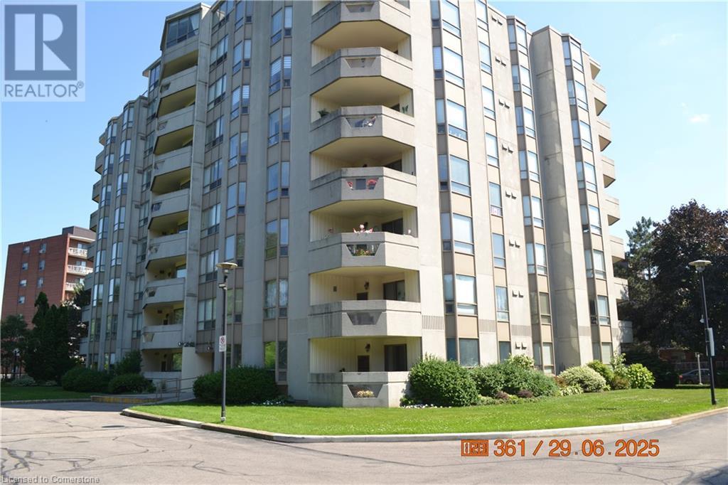 Property at 8 VILLAGE GREEN Boulevard Unit# 811 image 4