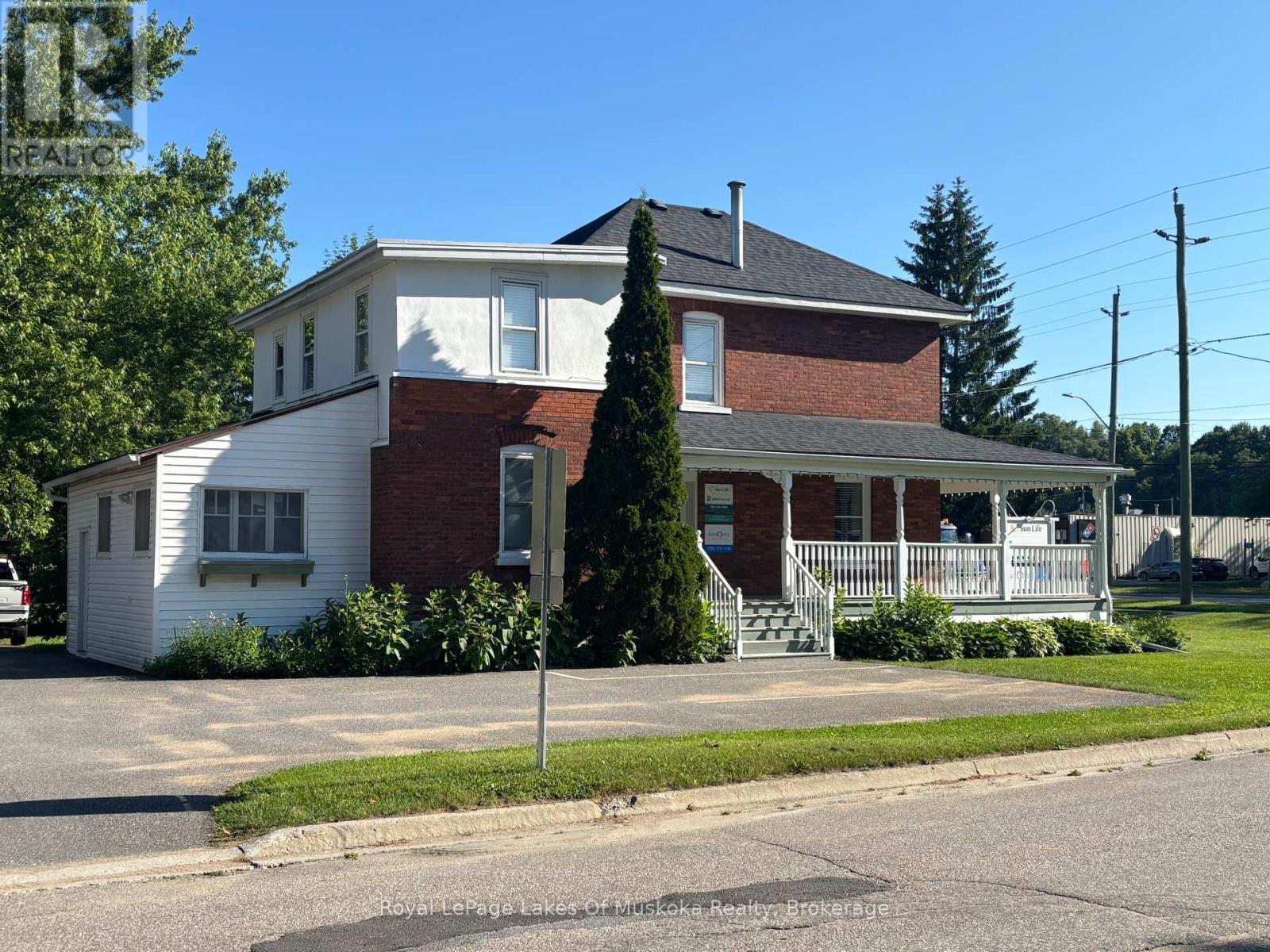 164 Wellington Street N, Bracebridge (Monck (Bracebridge)), Ontario  P1L 1C4 - Photo 3 - X12261985