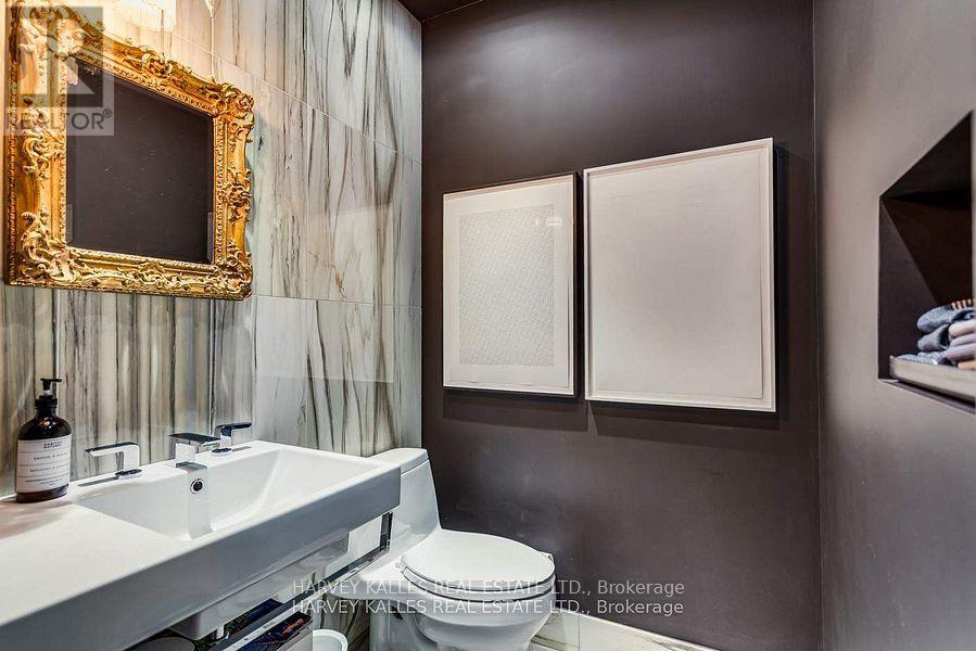 11 Shorncliffe Avenue, Toronto, Ontario  M4V 1S9 - Photo 10 - C12261939