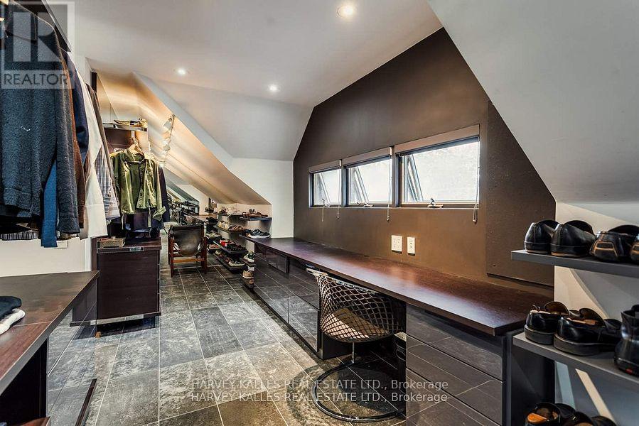 11 Shorncliffe Avenue, Toronto, Ontario  M4V 1S9 - Photo 19 - C12261939