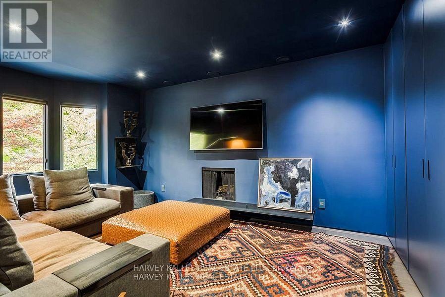 11 Shorncliffe Avenue, Toronto, Ontario  M4V 1S9 - Photo 23 - C12261939