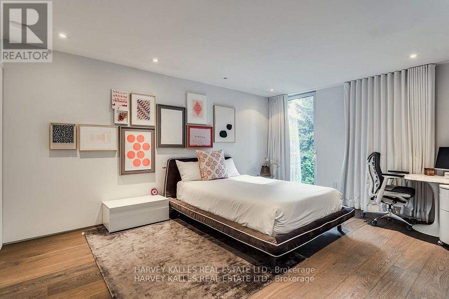 11 Shorncliffe Avenue, Toronto, Ontario  M4V 1S9 - Photo 24 - C12261939