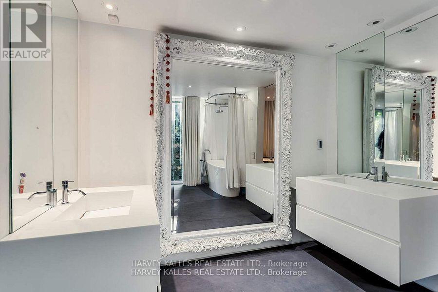 11 Shorncliffe Avenue, Toronto, Ontario  M4V 1S9 - Photo 25 - C12261939