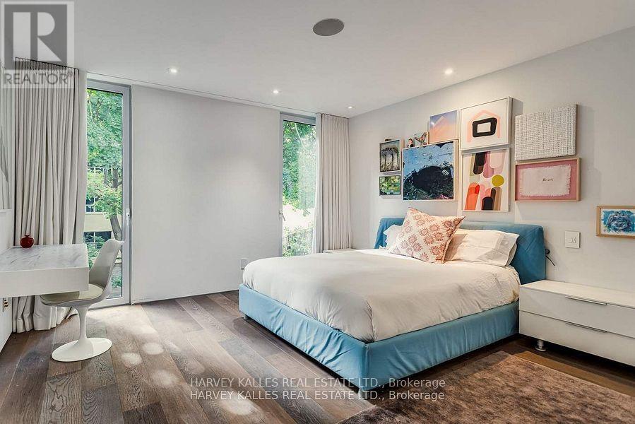 11 Shorncliffe Avenue, Toronto, Ontario  M4V 1S9 - Photo 26 - C12261939