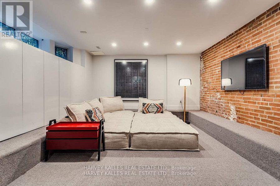 11 Shorncliffe Avenue, Toronto, Ontario  M4V 1S9 - Photo 27 - C12261939
