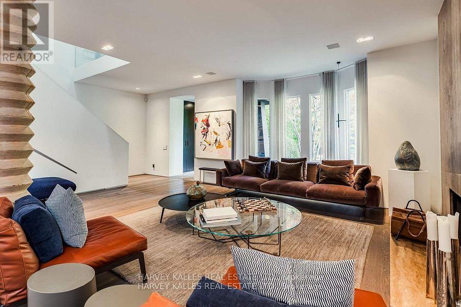 11 Shorncliffe Avenue, Toronto, Ontario  M4V 1S9 - Photo 7 - C12261939