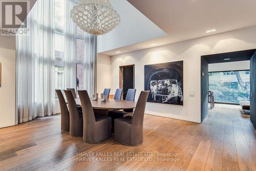 11 Shorncliffe Avenue, Toronto, Ontario  M4V 1S9 - Photo 8 - C12261939