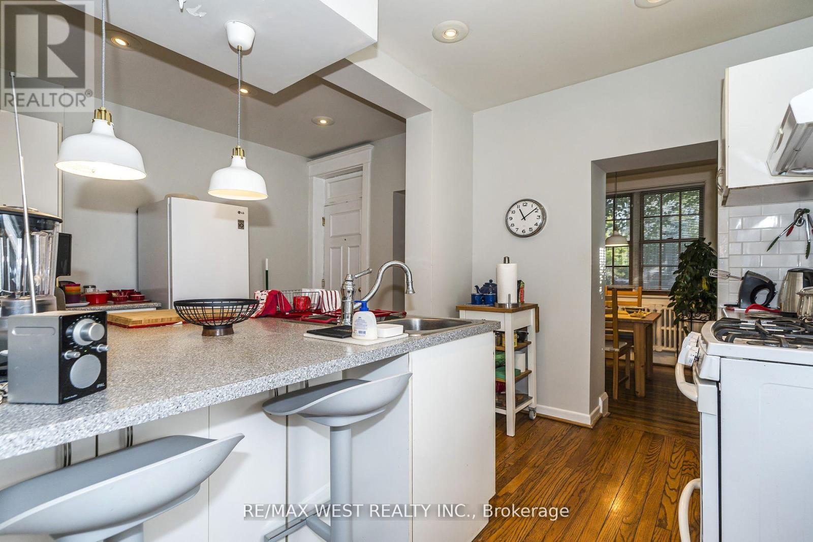 9a Humewood Drive, Toronto, Ontario  M6C 1C9 - Photo 13 - C12262030