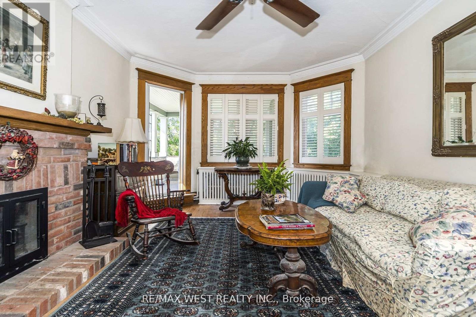 9a Humewood Drive, Toronto, Ontario  M6C 1C9 - Photo 17 - C12262030