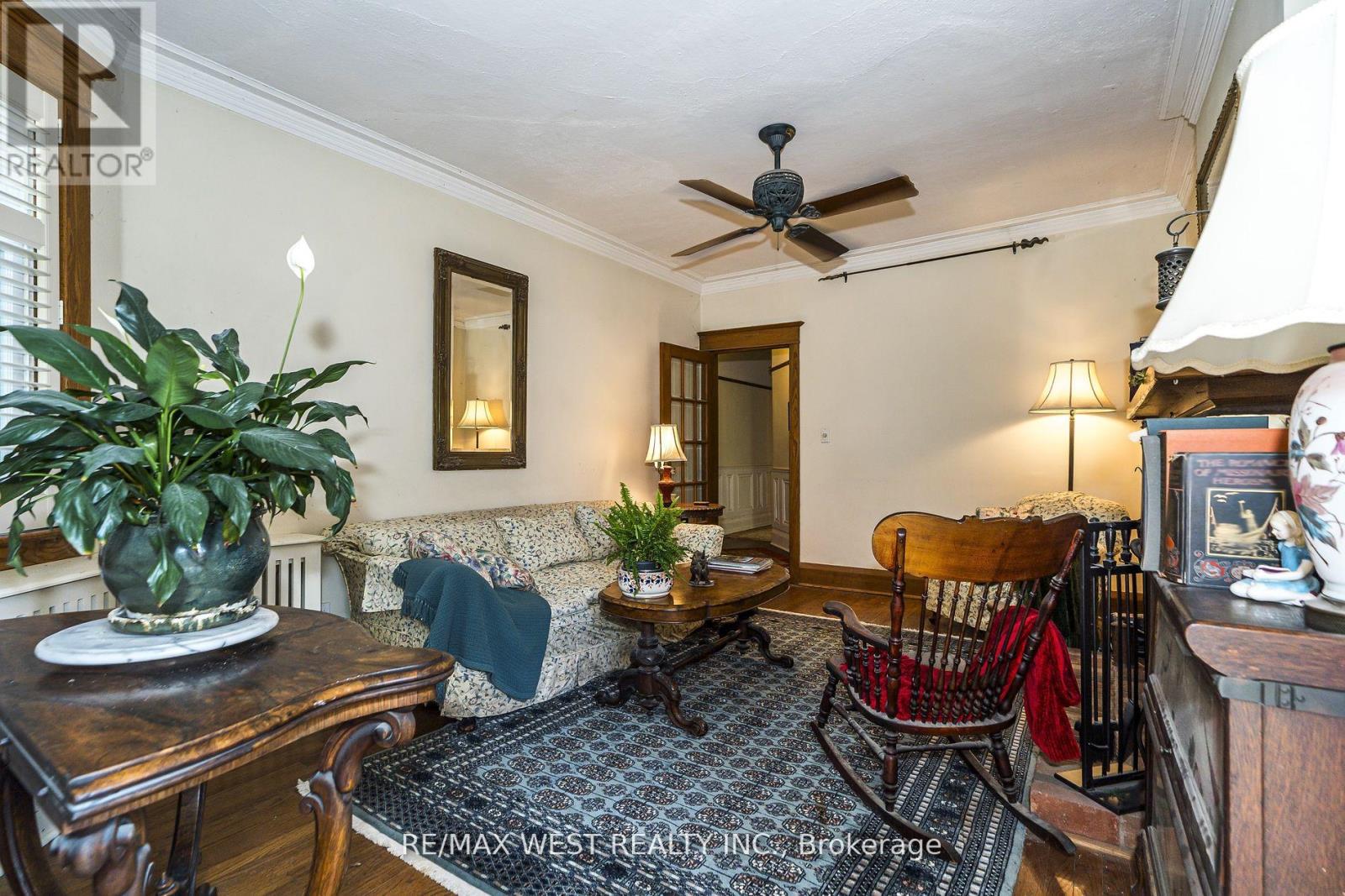 9a Humewood Drive, Toronto, Ontario  M6C 1C9 - Photo 18 - C12262030