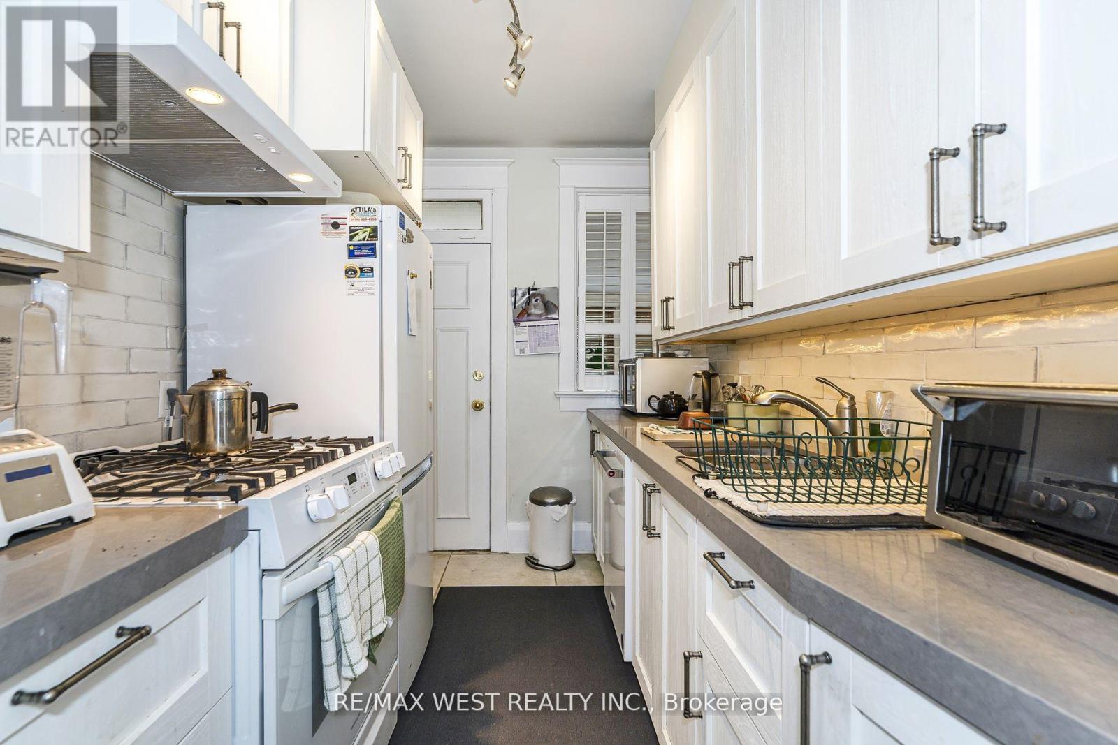 9a Humewood Drive, Toronto, Ontario  M6C 1C9 - Photo 30 - C12262030