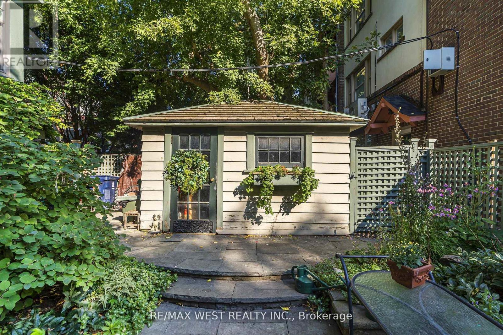 9a Humewood Drive, Toronto, Ontario  M6C 1C9 - Photo 34 - C12262030