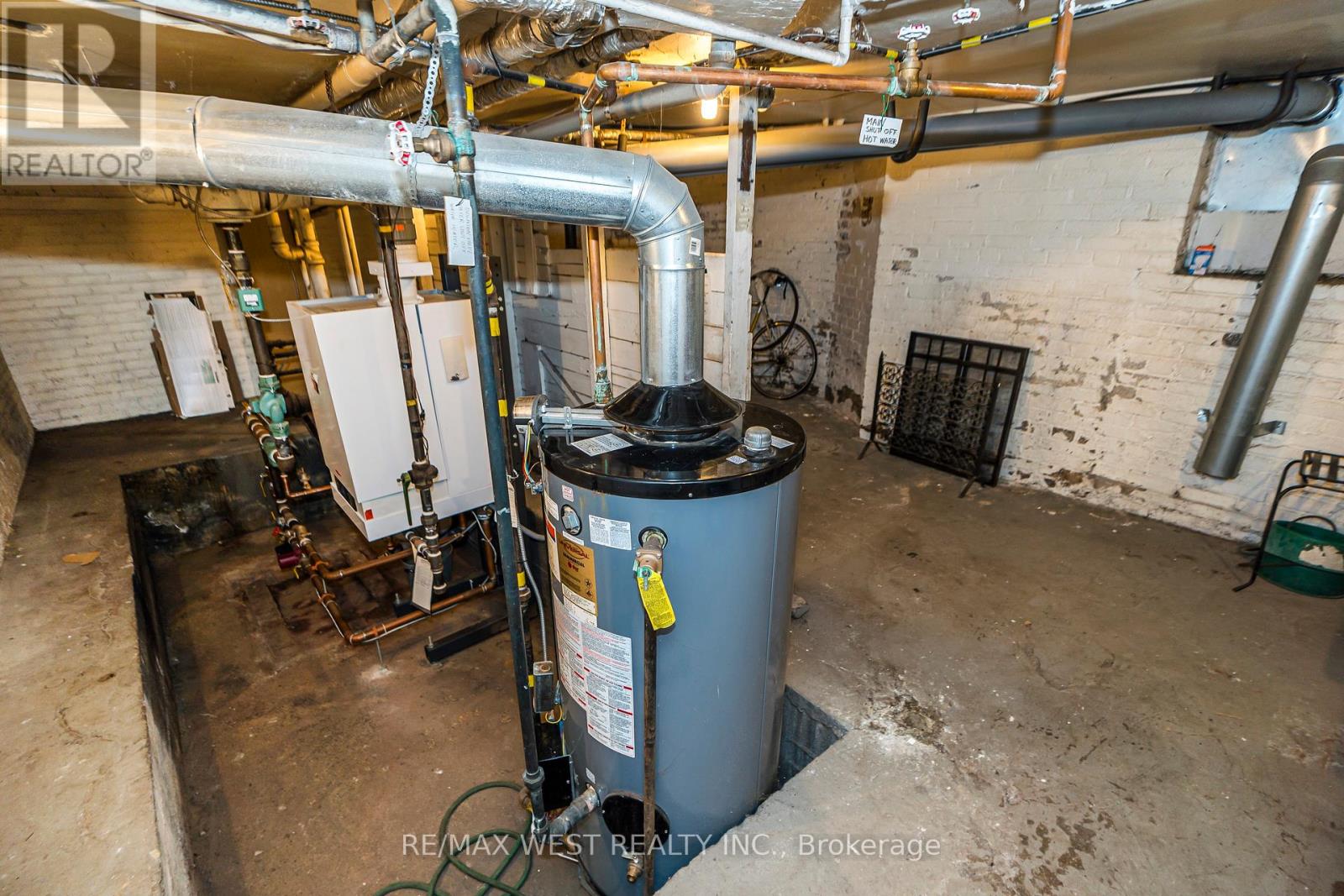 9a Humewood Drive, Toronto, Ontario  M6C 1C9 - Photo 40 - C12262030