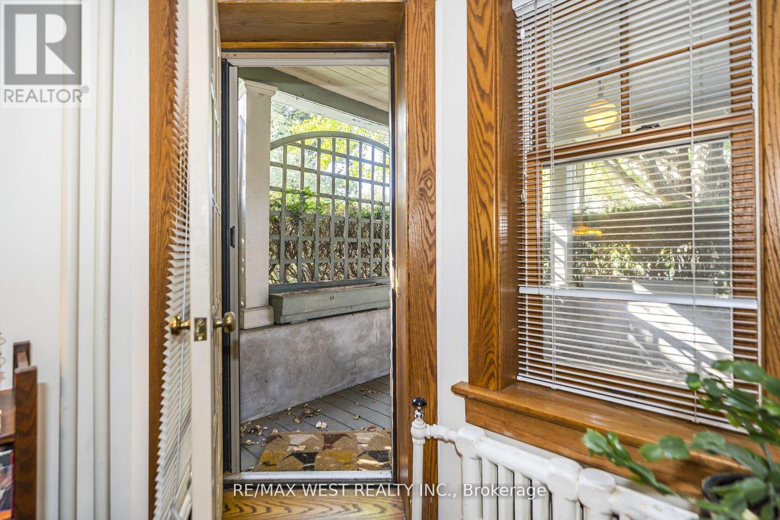 9a Humewood Drive, Toronto, Ontario  M6C 1C9 - Photo 6 - C12262030