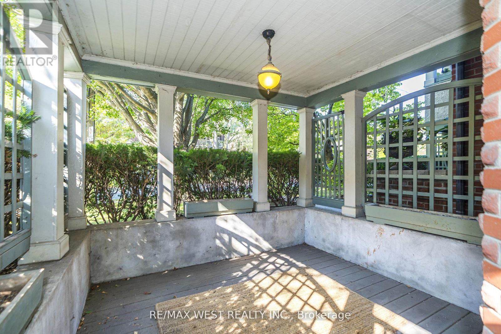 9a Humewood Drive, Toronto, Ontario  M6C 1C9 - Photo 7 - C12262030