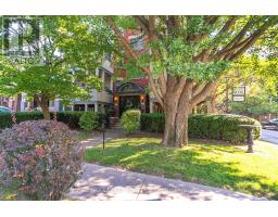 9B HUMEWOOD DRIVE, Toronto, Ontario