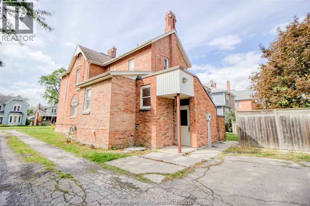 31 Dufferin Ave Avenue, Chatham, Ontario  N7M 4W6 - Photo 5 - 25016887