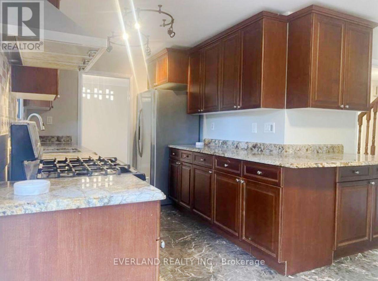 Property at 573 HUNTINGWOOD DRIVE image 5