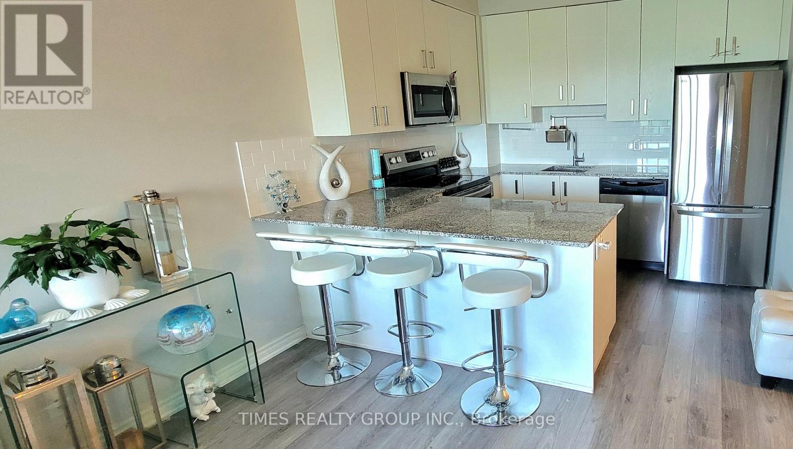 301 - 11611 Yonge Street, Richmond Hill (Westbrook), Ontario  L4E 1G2 - Photo 10 - N12261880