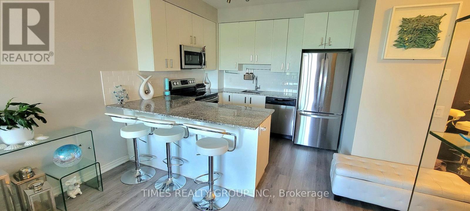 301 - 11611 Yonge Street, Richmond Hill (Westbrook), Ontario  L4E 1G2 - Photo 9 - N12261880