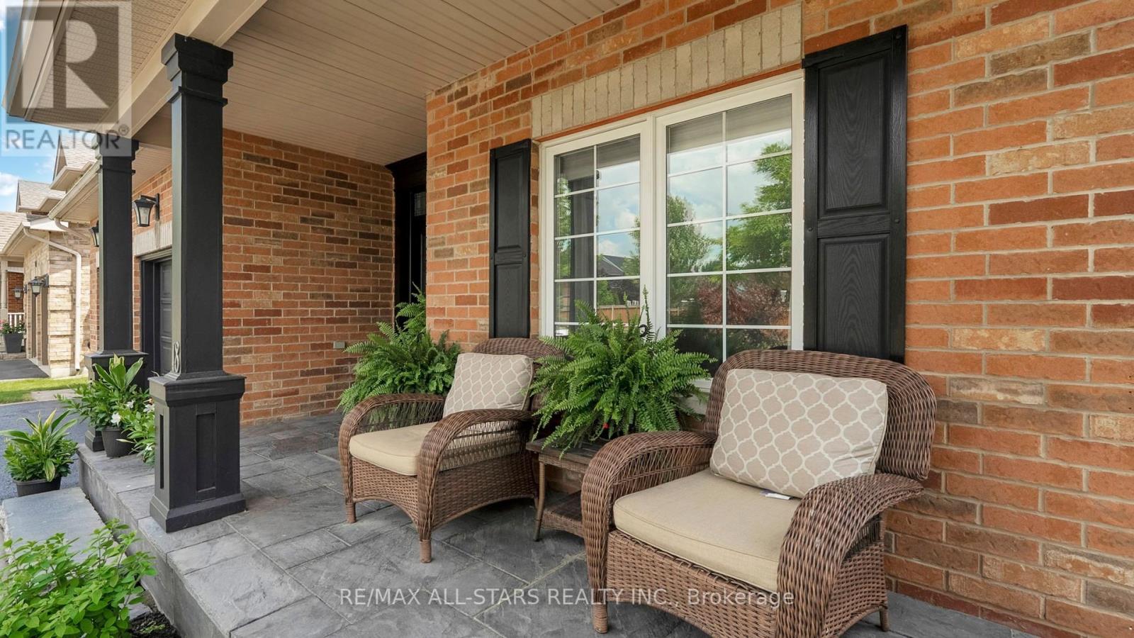 Property at 18 VILLAGE GREEN LANE image 4