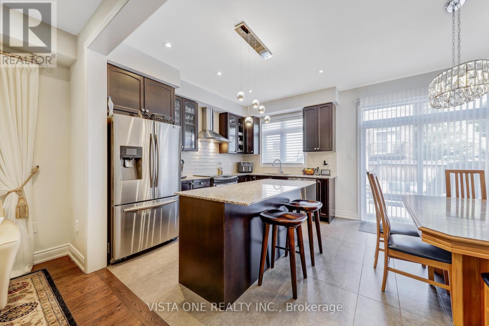 26 Zenith Avenue, Vaughan (Kleinburg), Ontario  L4H 4K9 - Photo 9 - N12262169