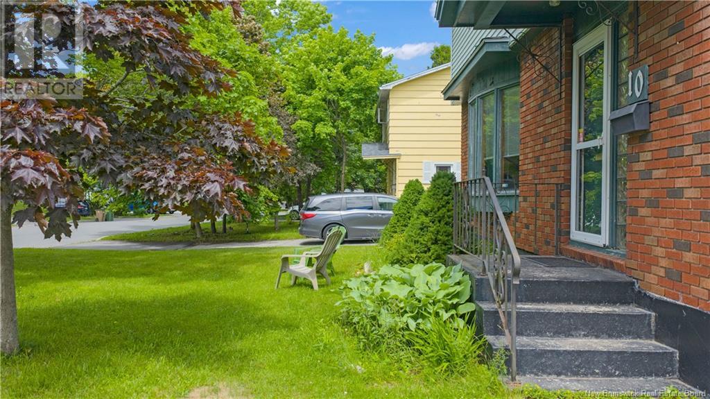 Property at 10 Beverly Drive image 3