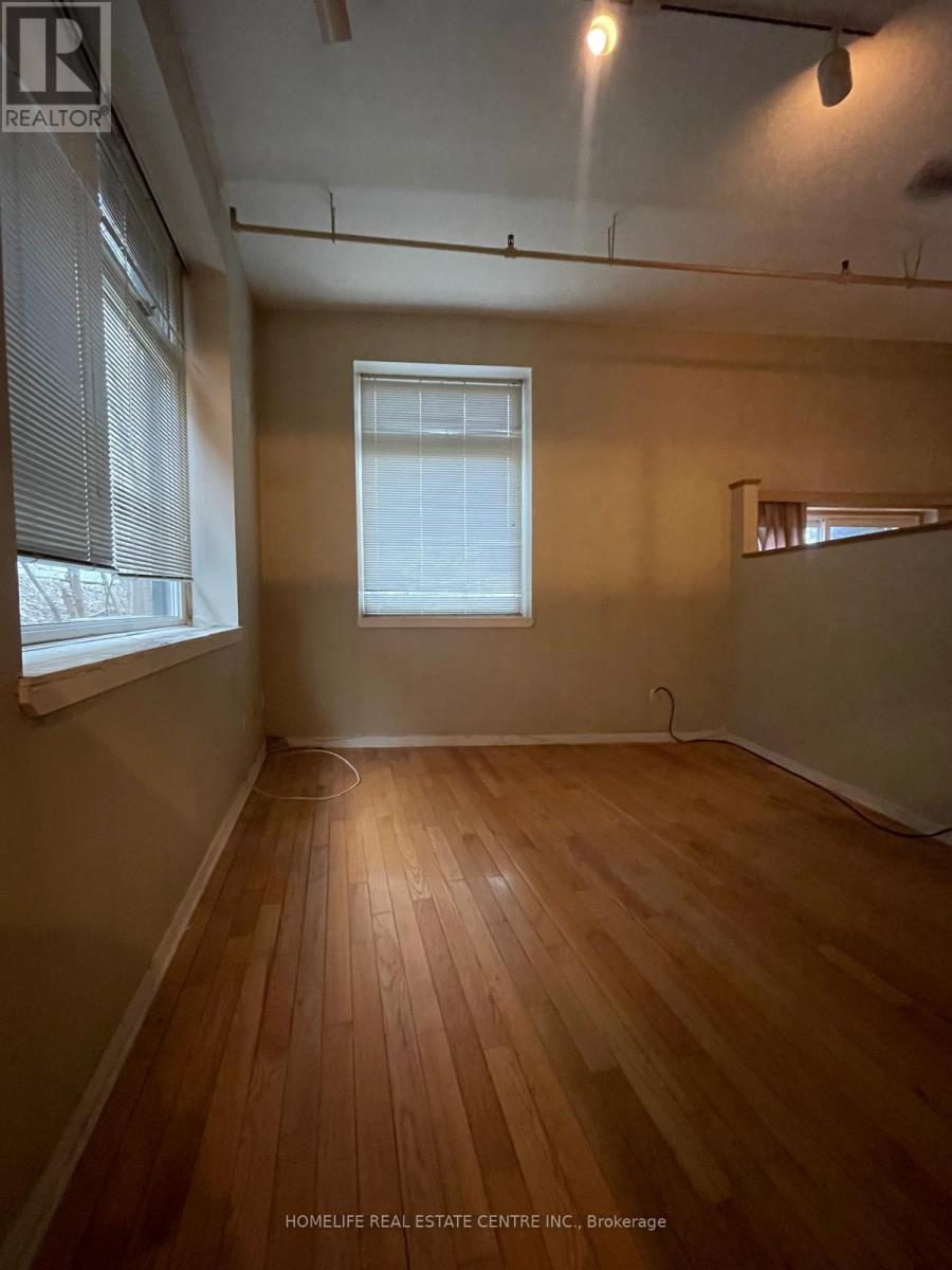 1 - 121 Prescott Avenue, Toronto (Weston-Pellam Park), Ontario  M6N 3G8 - Photo 11 - W12261950