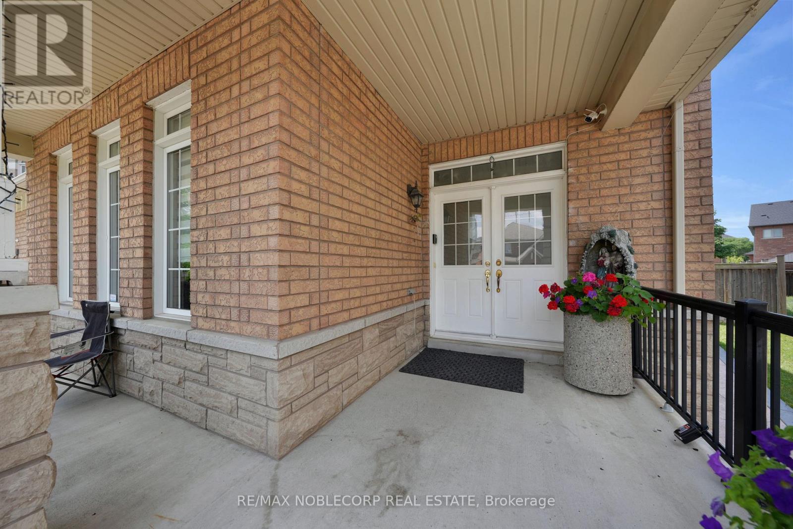 Property at 48 MONABELLE CRESCENT image 5