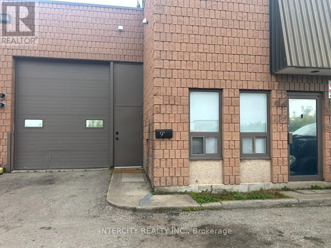9 - 100 Turbine Drive, Toronto, Ontario  M9L 2S2 - Photo 2 - W12262088