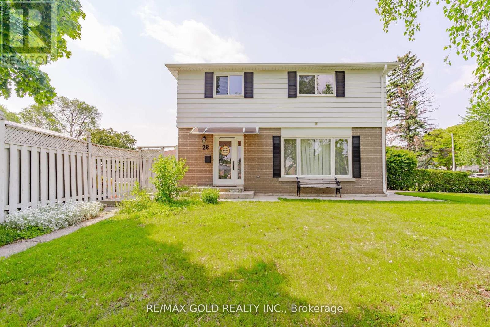 Property at 28 EARLTON COURT image 3