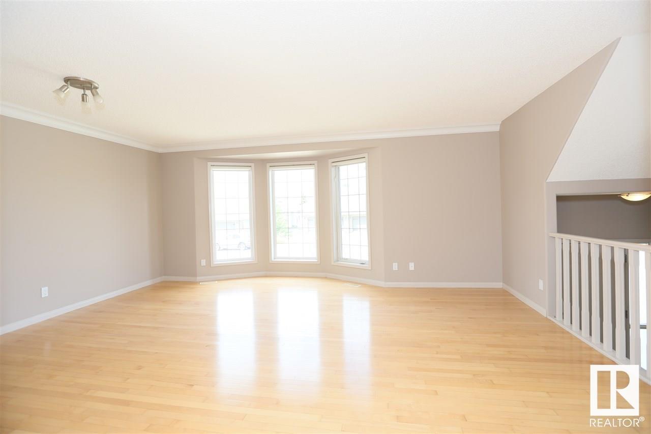 Property at 10903 8 AV SW image 4