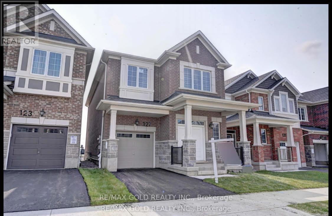 127 Histand Trail, Kitchener, Ontario  N2E 3X7 - Photo 1 - X12261915