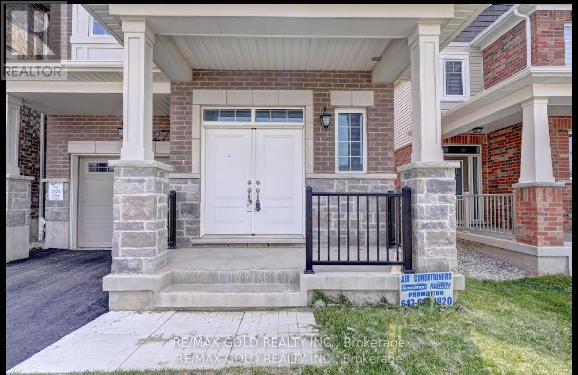 127 Histand Trail, Kitchener, Ontario  N2E 3X7 - Photo 2 - X12261915