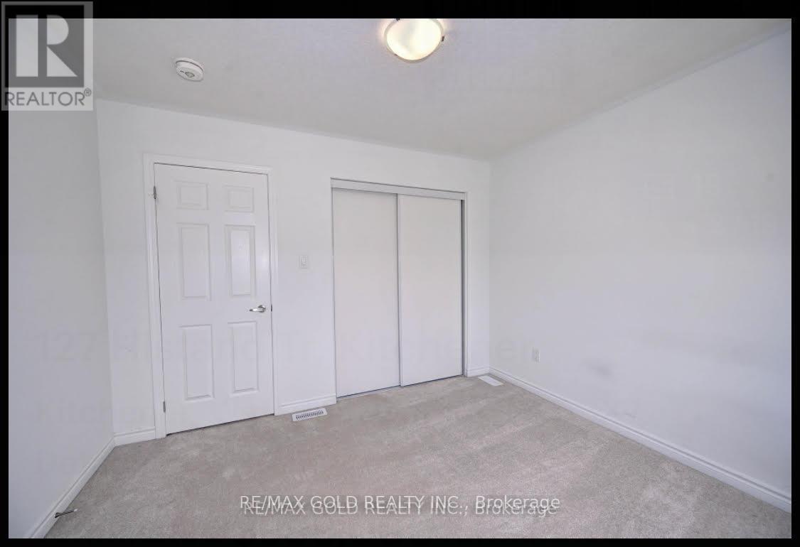 127 Histand Trail, Kitchener, Ontario  N2E 3X7 - Photo 9 - X12261915